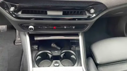 Photo 8 BMW Serie 3 330e 292 ch BVA8