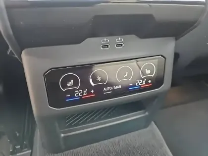 Photo 43 BMW Serie 5 520d 197 ch BVA8