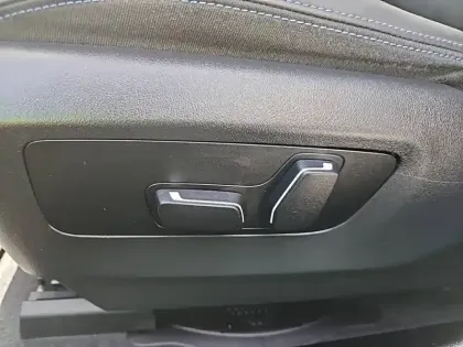 Photo 37 BMW Serie 5 520d 197 ch BVA8