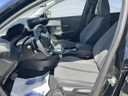 Photo 8 Peugeot 208  Hybrid 110 ch e-DCS6