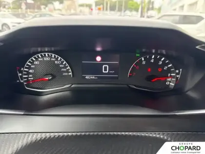 Photo 20 Peugeot 2008  PureTech 100 S&S BVM6