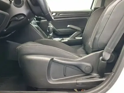 Photo 28 Renault Megane Mégane IV Berline Blue dCi 115 EDC