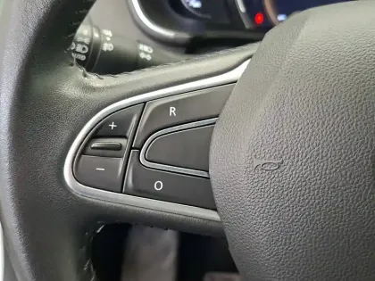 Photo 32 Renault Megane Mégane IV Berline Blue dCi 115 EDC