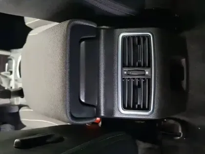 Photo 31 Renault Megane Mégane IV Berline Blue dCi 115 EDC