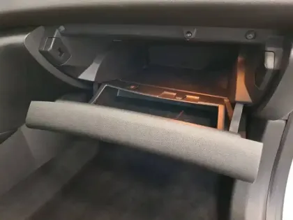 Photo 27 Renault Megane Mégane IV Berline Blue dCi 115 EDC