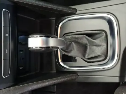 Photo 34 Renault Megane Mégane IV Berline Blue dCi 115 EDC