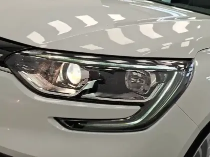 Photo 35 Renault Megane Mégane IV Berline Blue dCi 115 EDC