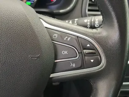 Photo 33 Renault Megane Mégane IV Berline Blue dCi 115 EDC