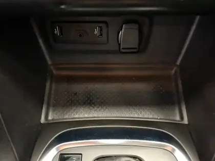 Photo 24 Renault Megane Mégane IV Berline Blue dCi 115 EDC