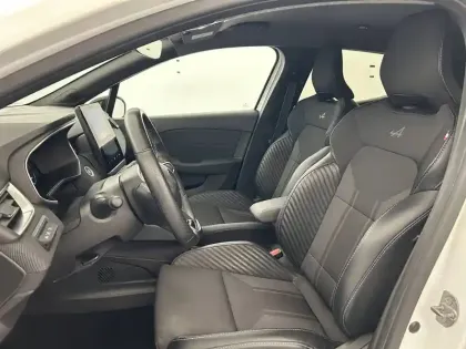 Photo 17 Renault Clio  E-Tech full hybrid 145