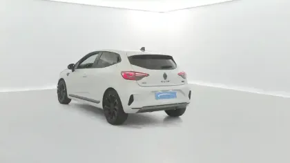 Photo 11 Renault Clio  E-Tech full hybrid 145