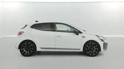 Photo 14 Renault Clio  E-Tech full hybrid 145