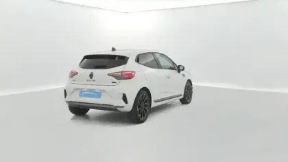 Photo 13 Renault Clio  E-Tech full hybrid 145