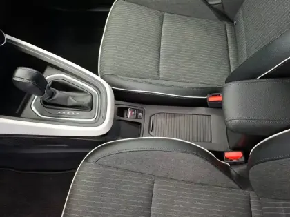 Photo 21 Renault Clio  E-Tech hybride 145