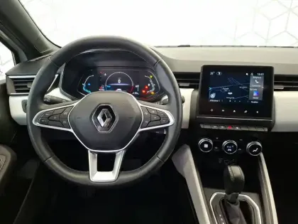 Photo 13 Renault Clio  E-Tech hybride 145