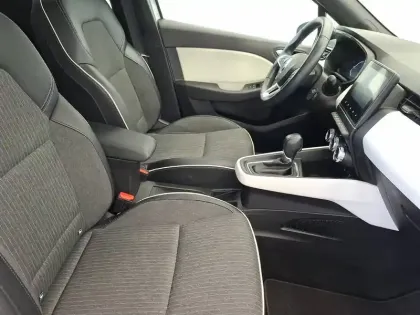 Photo 8 Renault Clio  E-Tech hybride 145