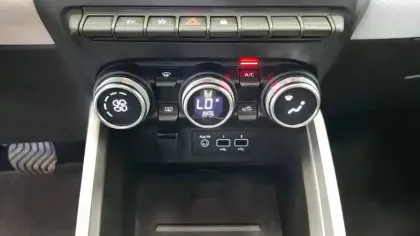 Photo 26 Renault Clio  E-Tech hybride 145