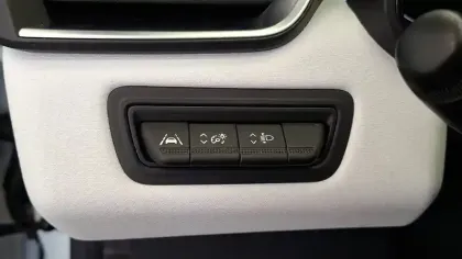 Photo 33 Renault Clio  E-Tech hybride 145