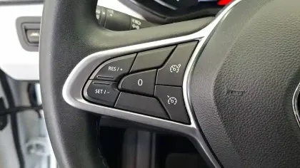 Photo 31 Renault Clio  E-Tech hybride 145