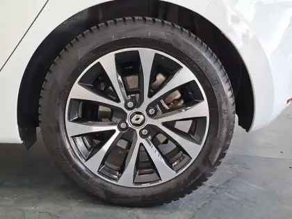 Photo 9 Renault Clio  E-Tech hybride 145