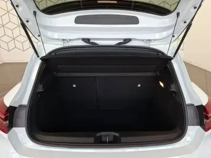 Photo 15 Renault Clio  E-Tech hybride 145