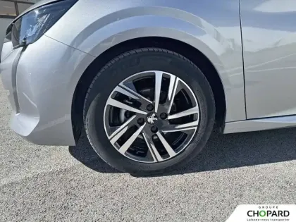 Photo 24 Peugeot 208  PureTech 75 S&S BVM5