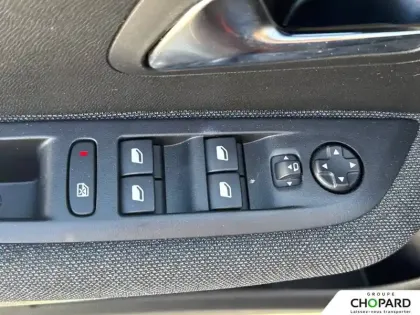 Photo 23 Peugeot 208  PureTech 75 S&S BVM5