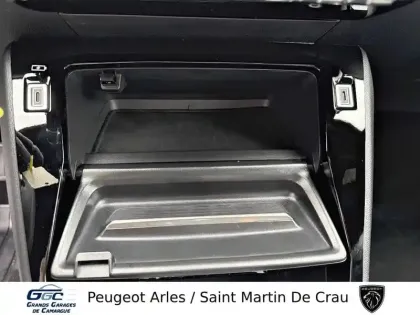 Photo 24 Peugeot 2008  Hybrid 145 e-DCS6