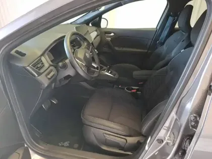 Photo 9 Renault Captur  E-Tech full hybrid 160 ch