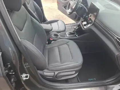 Photo 10 Hyundai Ioniq  Hybrid 141 ch