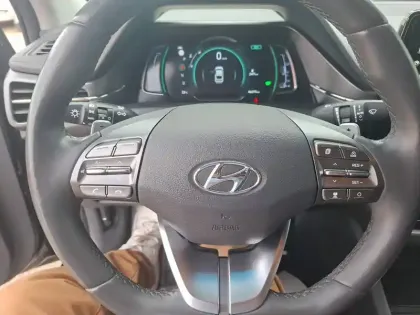 Photo 15 Hyundai Ioniq  Hybrid 141 ch