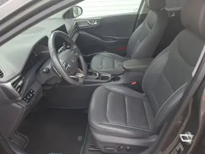 Photo 8 Hyundai Ioniq  Hybrid 141 ch
