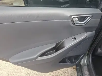 Photo 25 Hyundai Ioniq  Hybrid 141 ch