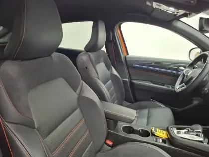 Photo 15 Renault Arkana  E-Tech 145