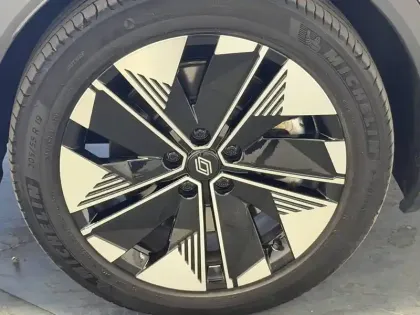 Photo 18 Renault Scenic  E-Tech électrique 220 ch grande autonomie