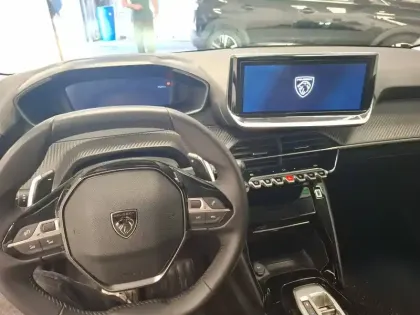 Photo 8 Peugeot 208  Hybrid 100 e-DCS6