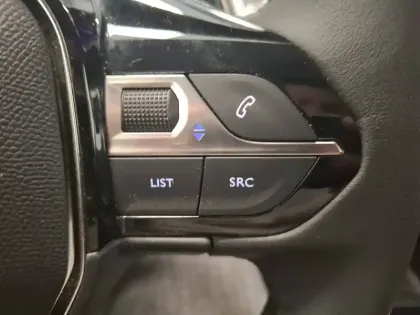 Photo 20 Peugeot 208  Hybrid 100 e-DCS6