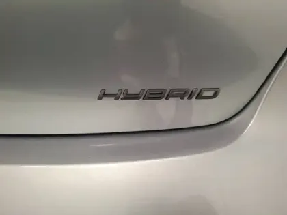 Photo 30 Peugeot 208  Hybrid 100 e-DCS6