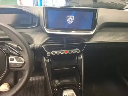 Photo 12 Peugeot 208  Hybrid 100 e-DCS6