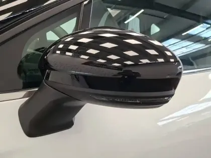 Photo 37 Renault Captur  TCe 140 EDC - 21