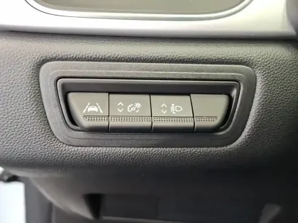 Photo 34 Renault Captur  TCe 140 EDC - 21