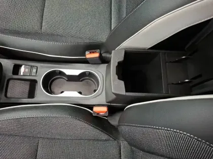 Photo 23 Renault Captur  TCe 140 EDC - 21