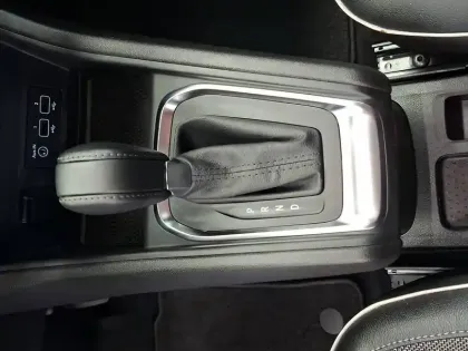 Photo 35 Renault Captur  TCe 140 EDC - 21