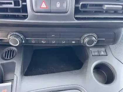 Photo 18 Peugeot Partner  FOURGON STANDARD 1000 KG BLUEHDI 130 S&S BVM6