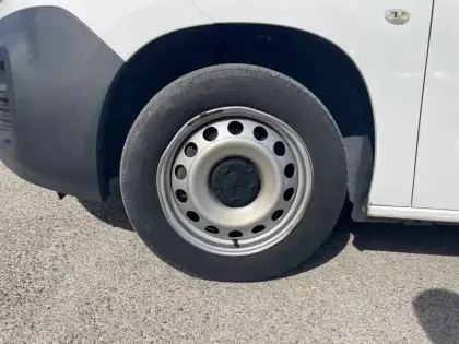 Photo 8 Peugeot Partner  FOURGON STANDARD 1000 KG BLUEHDI 130 S&S BVM6