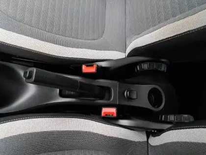 Photo 32 Renault Twingo  III Achat Intégral - 21