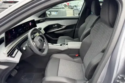 Photo 9 Peugeot 3008  Hybrid 136 e-DCS6