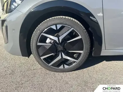 Photo 24 Peugeot 208  Hybrid 100 e-DCS6