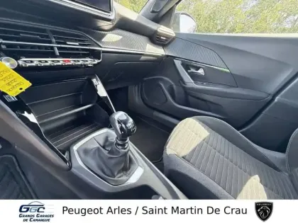 Photo 21 Peugeot 2008  PureTech 100 S&S BVM6