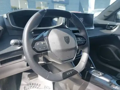 Photo 8 Peugeot 2008  Hybrid 136 e-DCS6